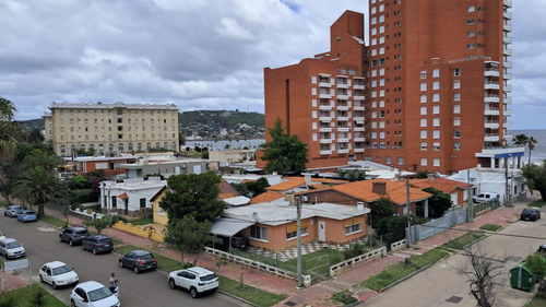 Apartamento En Piriapolis Rambla 1,2 Dormitorios