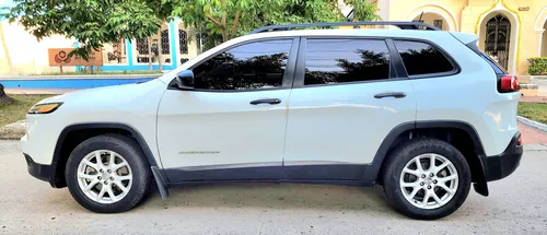 Jeep Cherokee 2.4 SPORTS