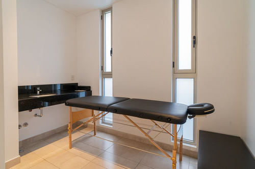 Venta 3 Ambientes Con Dependencia Y Cochera