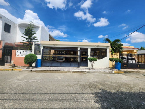 Casa En Venta En Roalva Ii, Hato Nuevo Manoguayabo