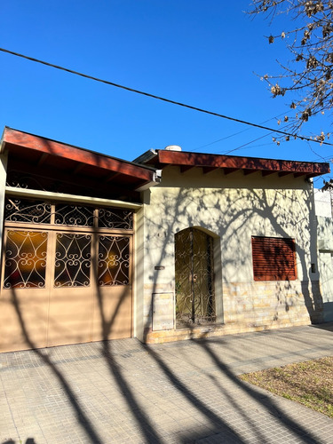 Casa En Venta Calle 35 Entre 24 Y 25 La Plata