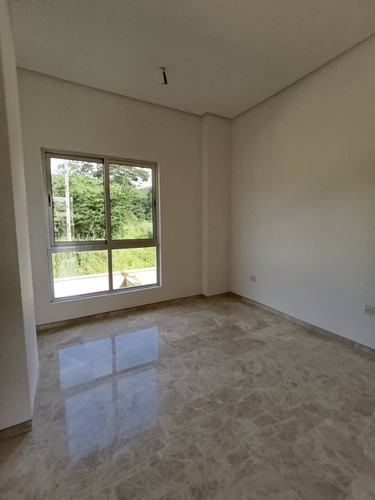 Townhouse En Cumbres De Guataparo Con Financiamiento