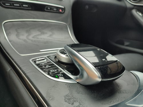 Mercedes-benz C300 Sedan 2.0 At 2019