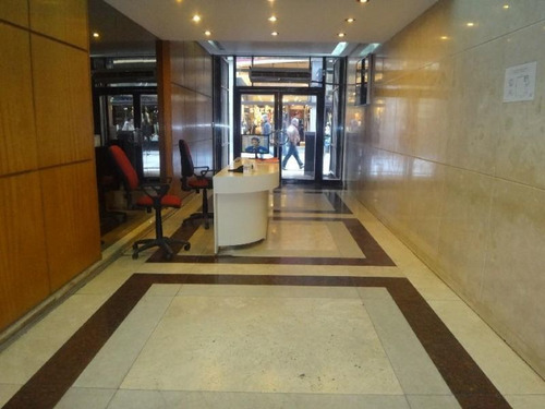 Oficina En Alquiler En El Centro. Muy Buen Piso De 230 M2