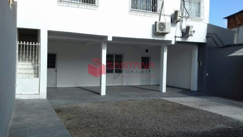 Imagem 2 de 6 de Excelente Casa Comercial Com 3 Salões Em Itinga - 934174