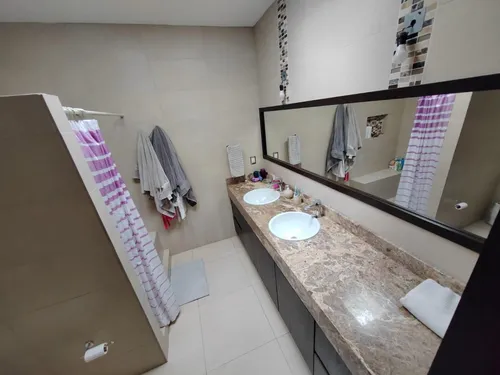Casa En Venta En Frac. Hacienda Santa Fe, Leon, Gto. Justo Al Lado De La Universidad Iberoamericana