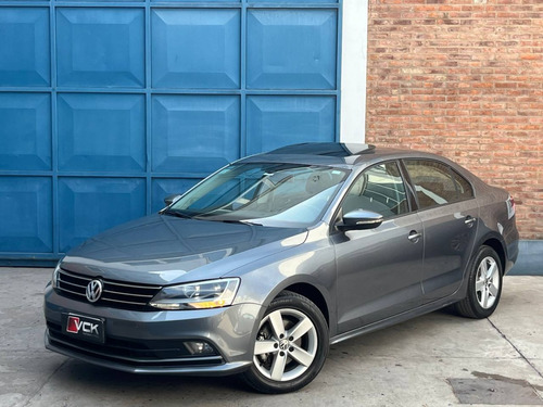 Volkswagen Vento 2.5 Advance Plus 170cv