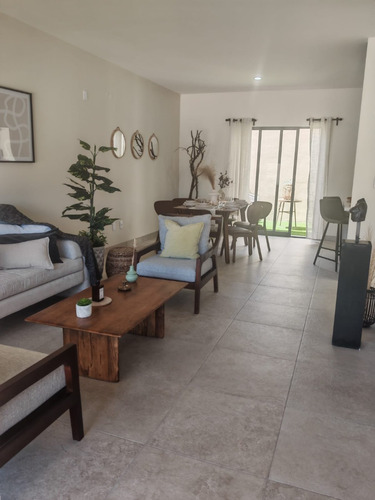 Ubicación Privilegiada En El Municipio De Corregidora Cercano A El Santuario De Schoesntantt, Casas Nuevas Con Magnificas Amenidades. Hay 3 Modelos Con Iluminacion Y Funcionalidad Aprovechado Cada E