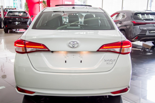 Toyota Yaris Sedan 1.5 Xls Connect Cvt (flex)