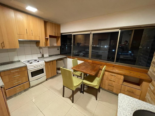 Imagen 7 de 15 de Antiguo Y Espacioso Departamento Remodelado.