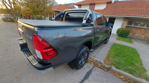Imagen 6 de 8 de Toyota Hilux 2021 2.8 Cd Sr 177cv 4x4