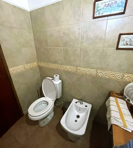 Imagen 9 de 13 de Casa De Dos Piso A Mitad De Cuadra, A Una Cuadra Y Media De La Palaya, Por Parada 23.
