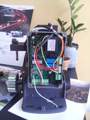 Imagen 4 de 7 de Motor Para Portón Corredizo Marca Krom 600 Kl