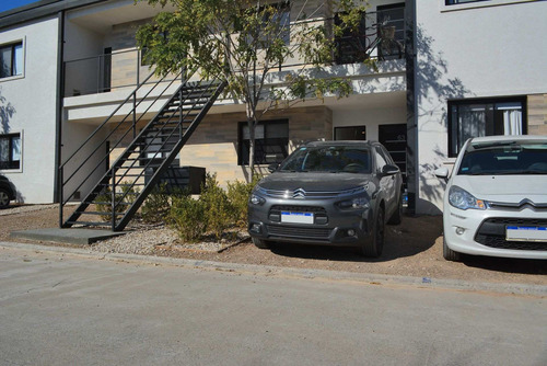 Imagen 3 de 30 de Departamento En Venta Pilar 3 Ambientes Permuta