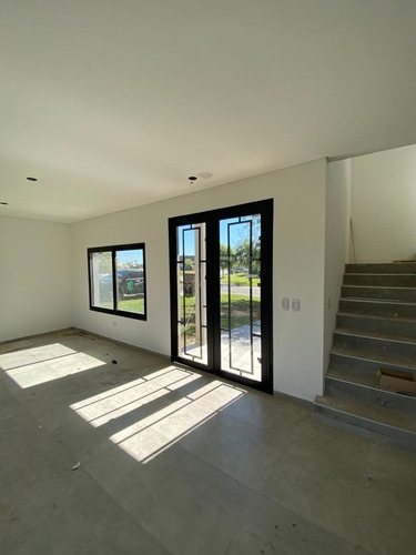 Imagen 5 de 19 de Casa Chalet En Venta Ubicado En El Cantón, Escobar, G.b.a. Zona Norte