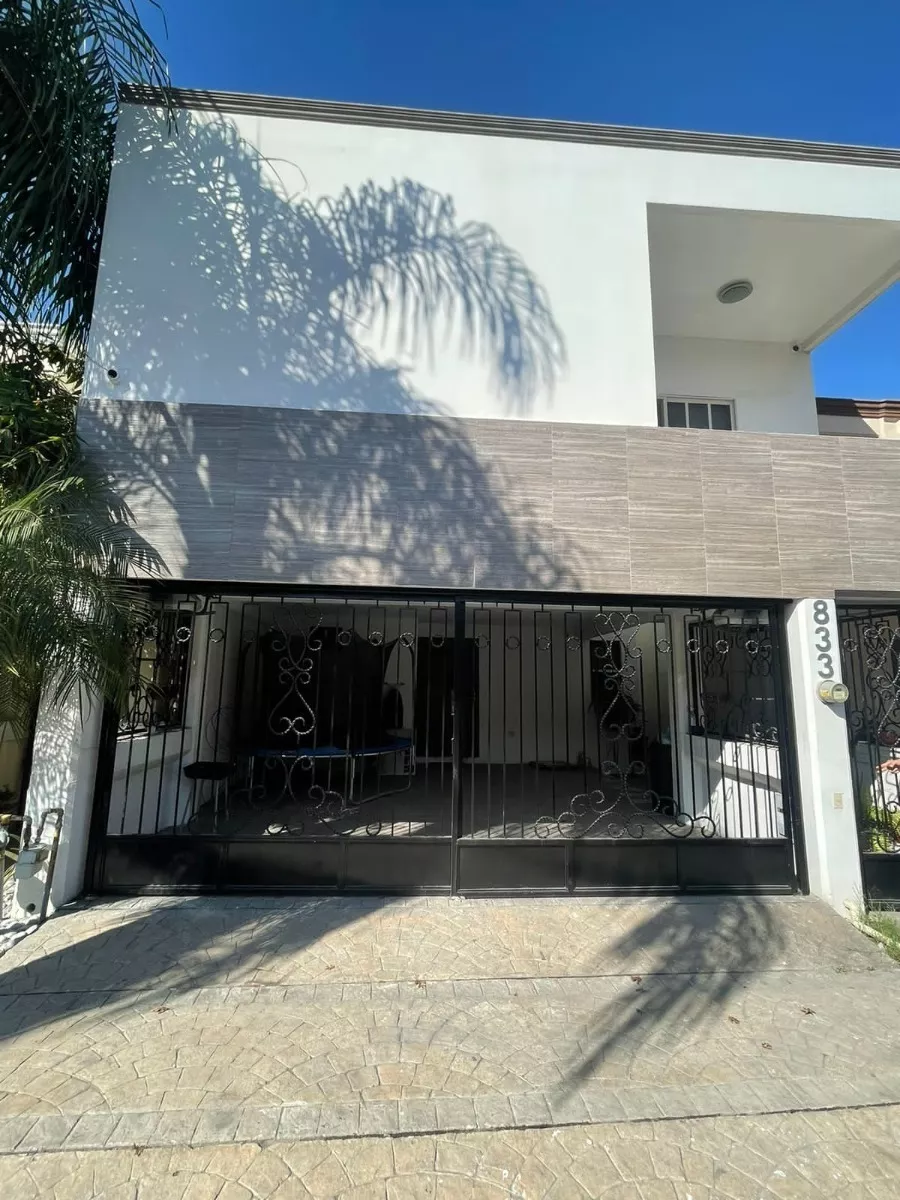 Casa En Venta Cerradas De Anahuac, Gral. Escobedo, Cerca De Centros Comerciales, Plazas, Bancos, Colegios, Áreas Verdes Y Deportivas.