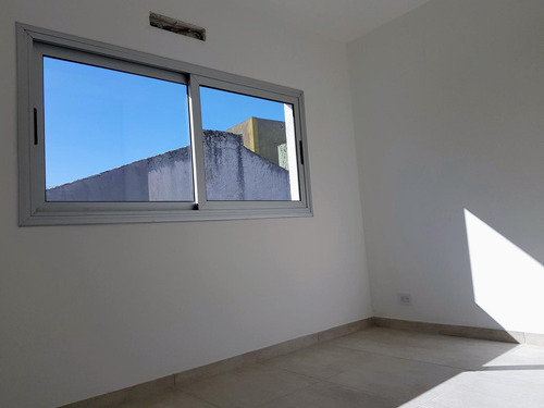 Ph En Venta En Morón Norte, 4 Ambientes