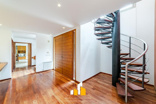 Imagen 10 de 29 de Importante Casa En Venta-lomas De La Carolina