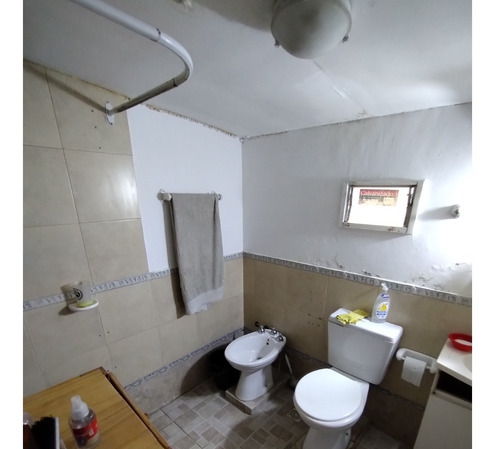 Imagen 12 de 25 de Casa De 3 Ambientes Con 2 Deptos Al Fondo
