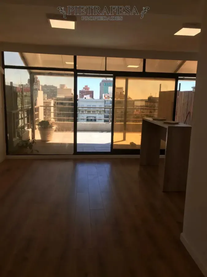 Apartamento En Alquiler, Monoambiente, 1 Baño, Amplia Terraza. Centro. · Foto 2