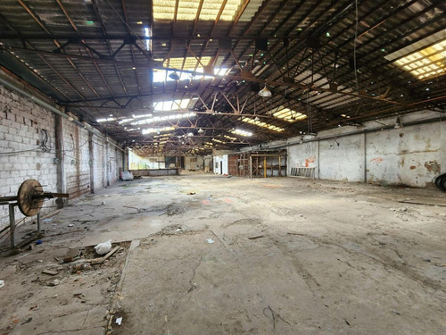 Imagen 8 de 20 de Fraccion 3217 M² C/galpón 2300 M² A Refaccionar O Demoler En San Justo