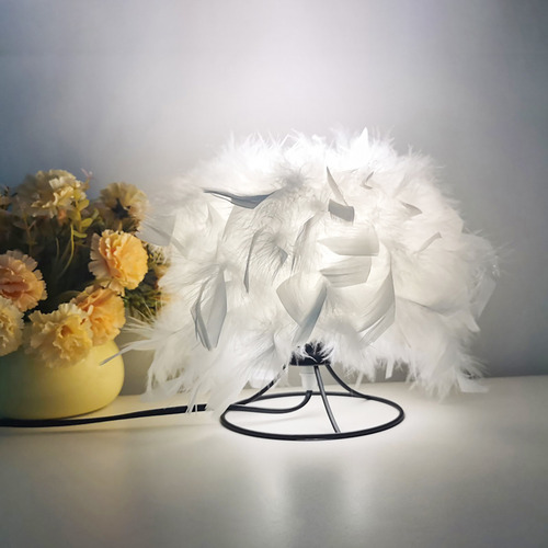 Lámpara De Escritorio Led Plumas Para Dormitorio Decoración Estructura Blanco Pantalla Blanco