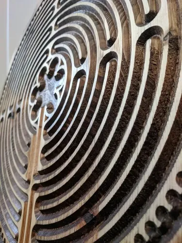 Laberinto De Madera Para Meditar Con Los Dedos