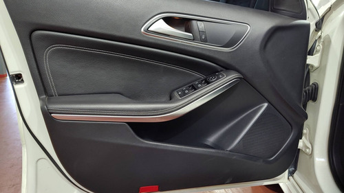 Imagen 8 de 15 de Mercedes Benz A 200 Blueefficiency Urban 2013
