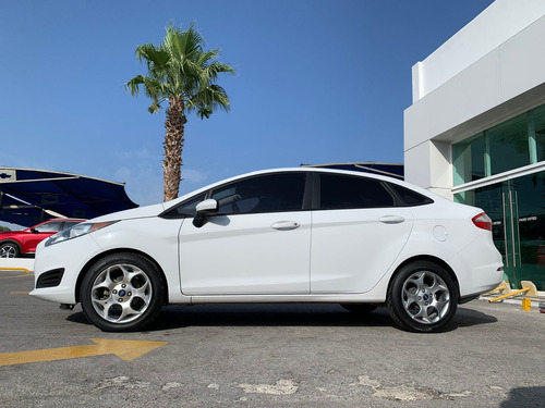 Imagen 4 de 10 de Ford Fiesta 2016 1.6 S Sedan At