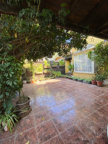 Amplia Casa De 5 Dormitorios En Excelente Sector De Maipu