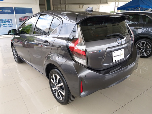 Imagen 4 de 12 de Toyota Prius 2019