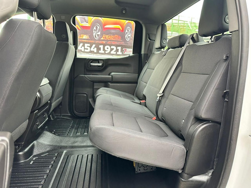 Chevrolet Silverado 4.3 V6 1500 WT Doble Cabina 4x2 At