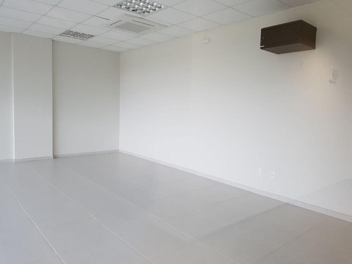 Imagem 4 de 12 de Sala Comercial Com 7 Vagas De Garagem Em Canasvieiras - Sa0823
