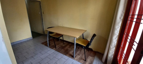 Imagen 7 de 11 de Ph 2 Ambientes En Primer Piso Por Escalera - Saenz Peña Esq Andrade - Bernal