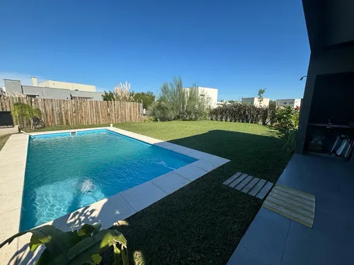 Casa En Venta En Santa Elena Pilar Del Este | Vco Propiedades