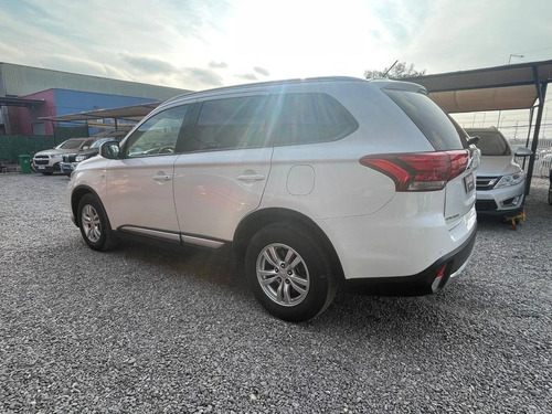 Mitsubishi Outlander 4x2