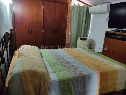 Imagen 10 de 14 de Townhouse En Venta En Guarenas Nueva Casarapa 21-24860 Tlf 04129915337