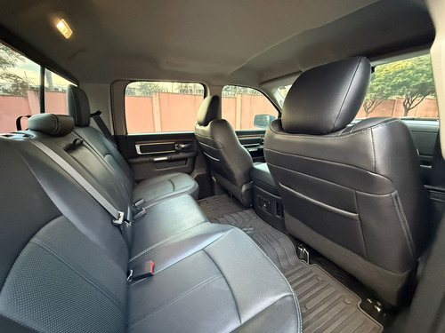 RAM Ram Classic 5.7 Laramie Night Edition Cab. Dupla 4X4 Aut. 4P
