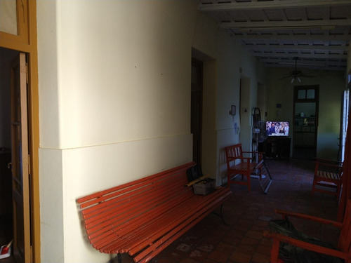 Casa En Venta En Lobos