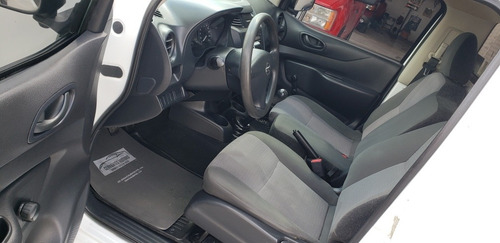 Imagen 12 de 13 de Nissan Np300 2.5 Estacas Dh Aa Mt 2016