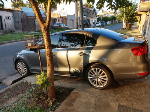 Volkswagen Vento 2.0 Sportline Tsi 200cv Dsg 2011