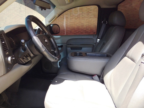 Imagen 10 de 16 de Chevrolet Silverado Ls 4x2 - Automatica