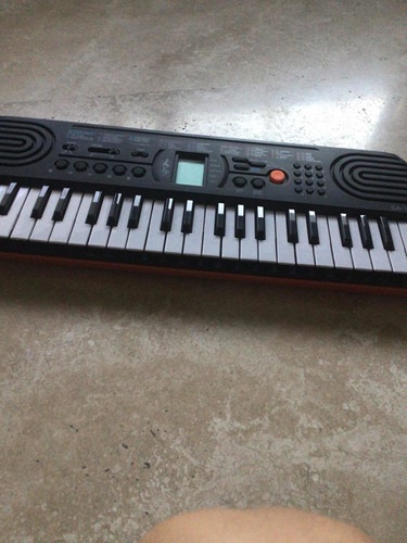 Piano Casio Bueno