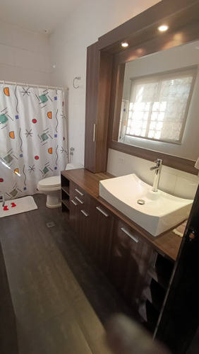 Aparto-casa, Remodelado, Amoblado Y Equipado En La Urb. Alta Florida (planta Alta)