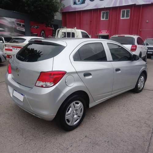 Imagen 5 de 9 de Chevrolet Onix Joy 5p 1.4 N Ls Mt+ 2017