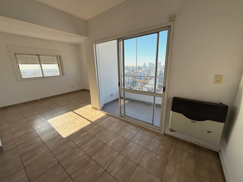 Alquiler - 4 Ambientes Con Terraza - Cohgland
