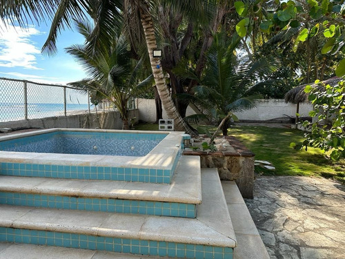 Solar En Los Guayacanes Con Todos Sus Documentos Al Día Y Acceso A La Playa.