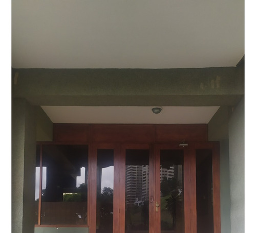 Venta De Apartamento En Lomas De Prado Del Este, Alto Prado. Avp