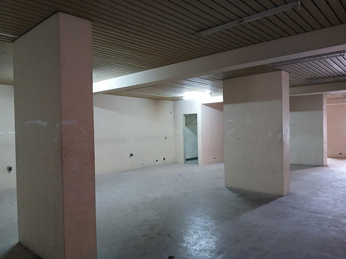 Importante Local Sobre Peatonal San Fernando En Alquiler