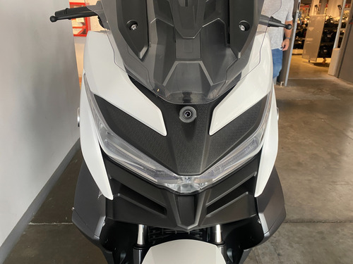 Voge Sr4 Pro Max 350 Usada Con 100 Km No Qj Motor Fort 350